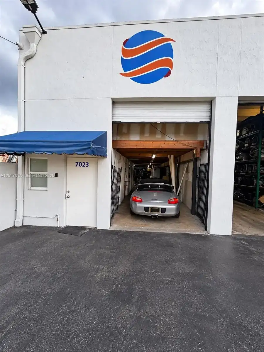 7023 SW 13th Ter, Miami FL 33144