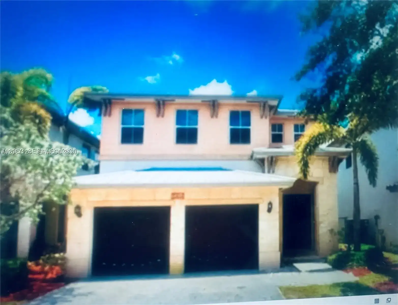 10464 NW 70th Ln, Doral FL 33178