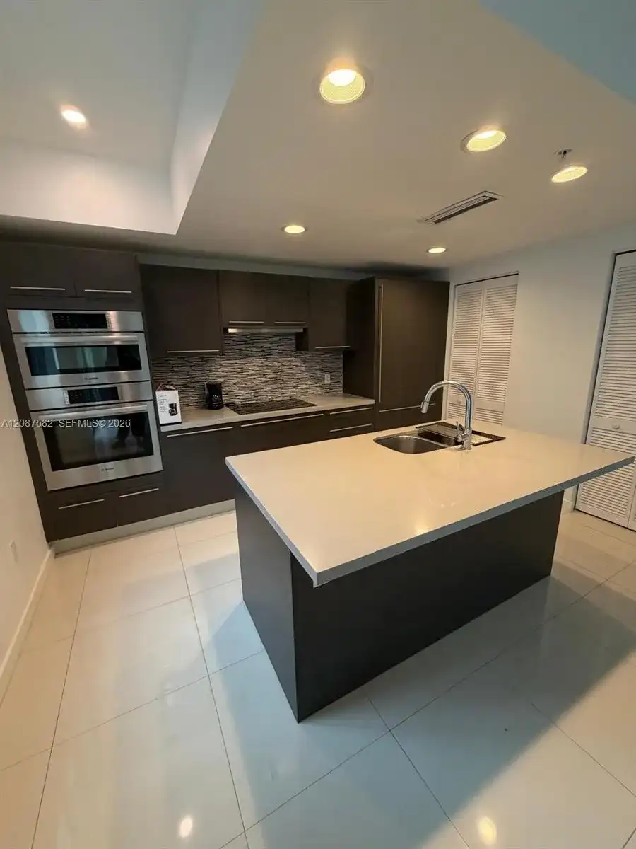 7875 NW 107th Ave # 215, Doral FL 33178