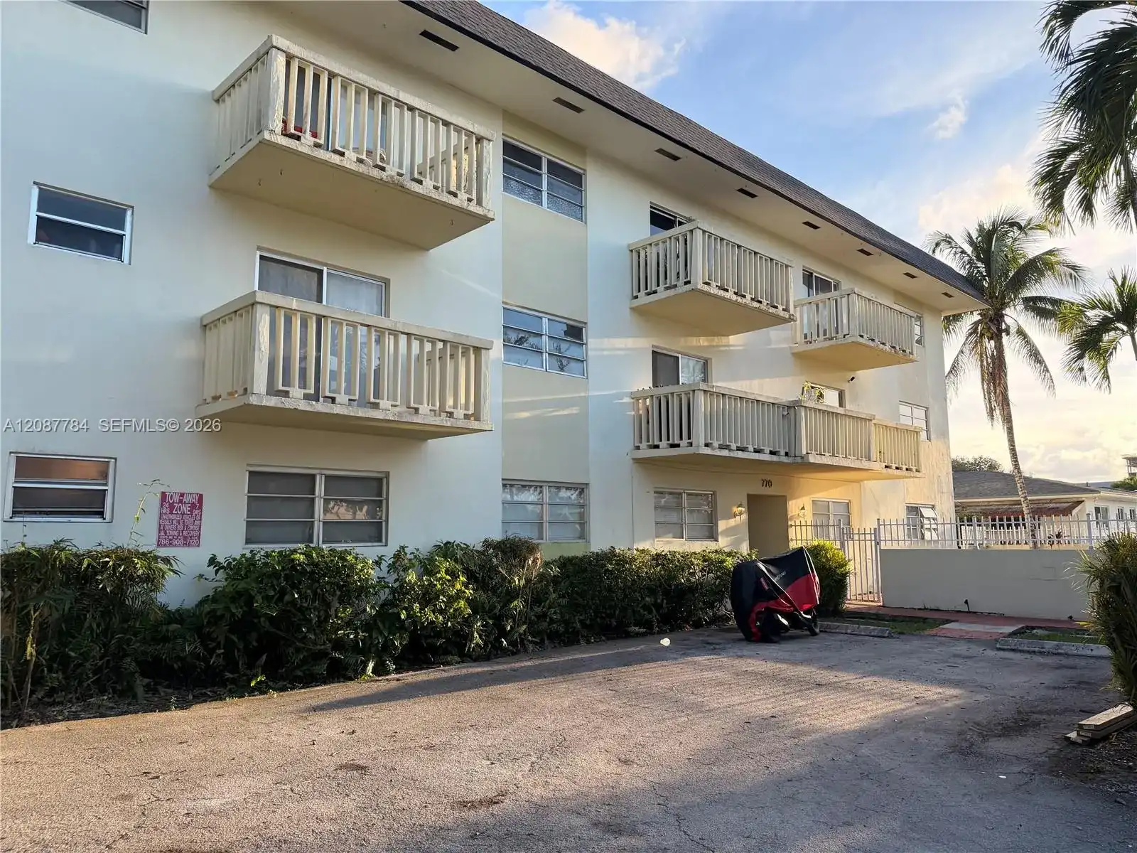 770 NE 128th St # 304, North Miami FL 33161