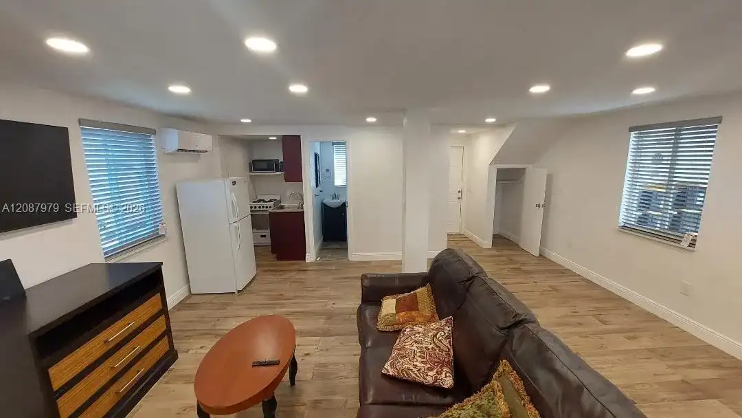 1727 Plunkett St, Hollywood FL 33020