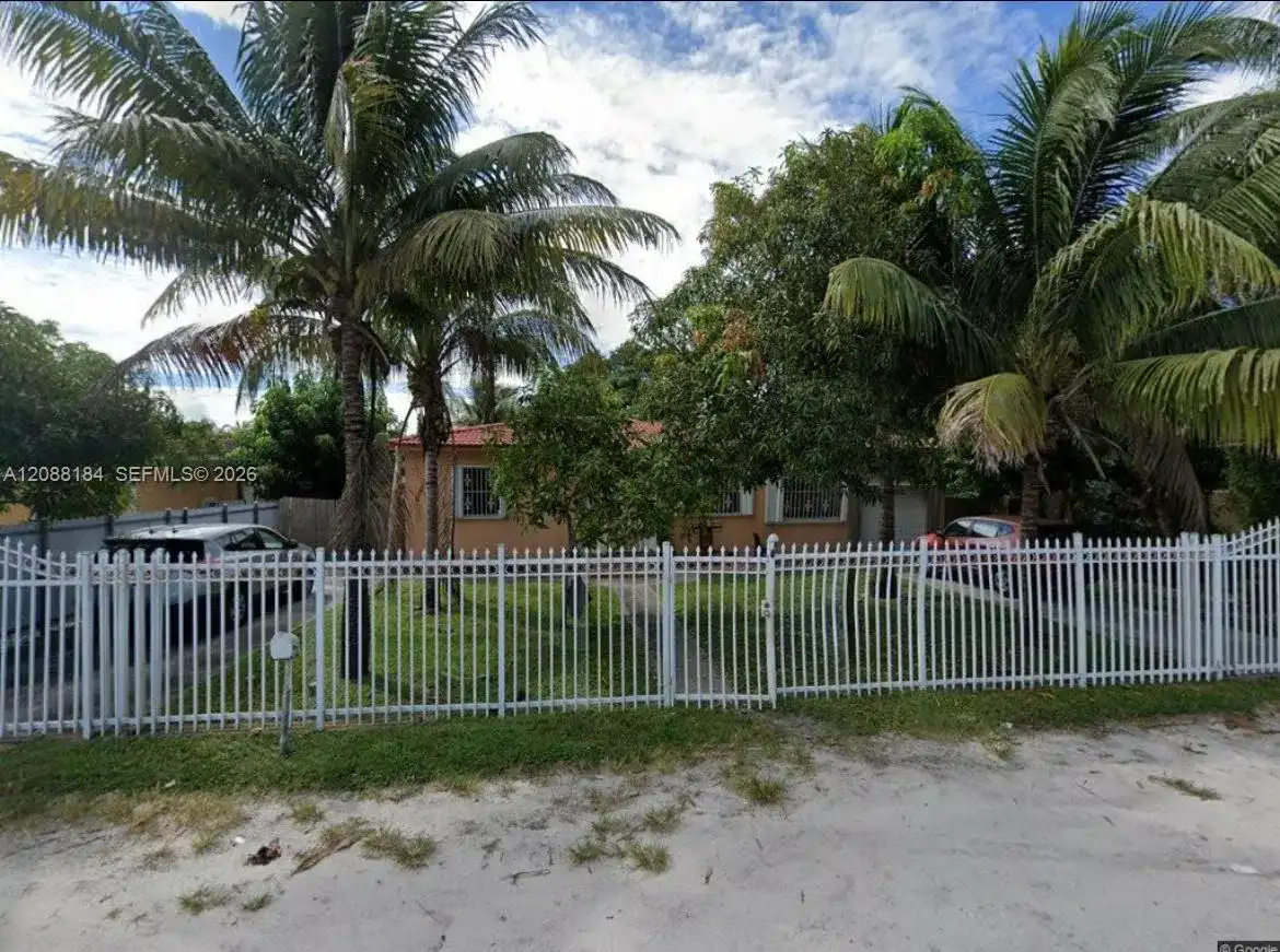 576 NW 147th St # a, Miami FL 33168