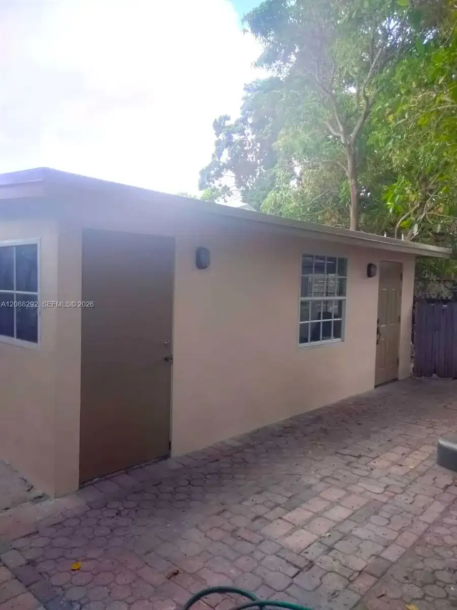 4717-19 NW 1st St, Miami FL 33126