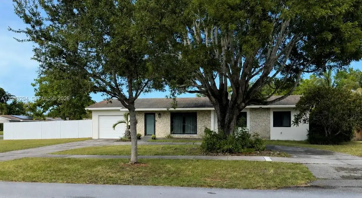18101 SW 92nd Ave, Palmetto Bay FL 33157