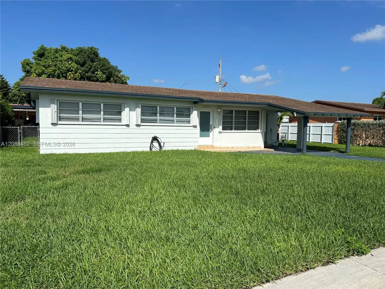 5372 W 4th Ln, Hialeah FL 33012