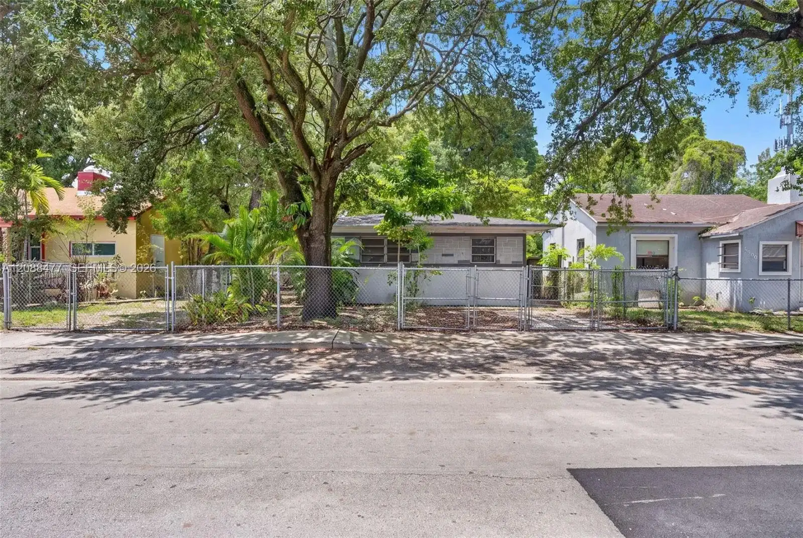 6936 NW 3rd Ave, Miami FL 33150