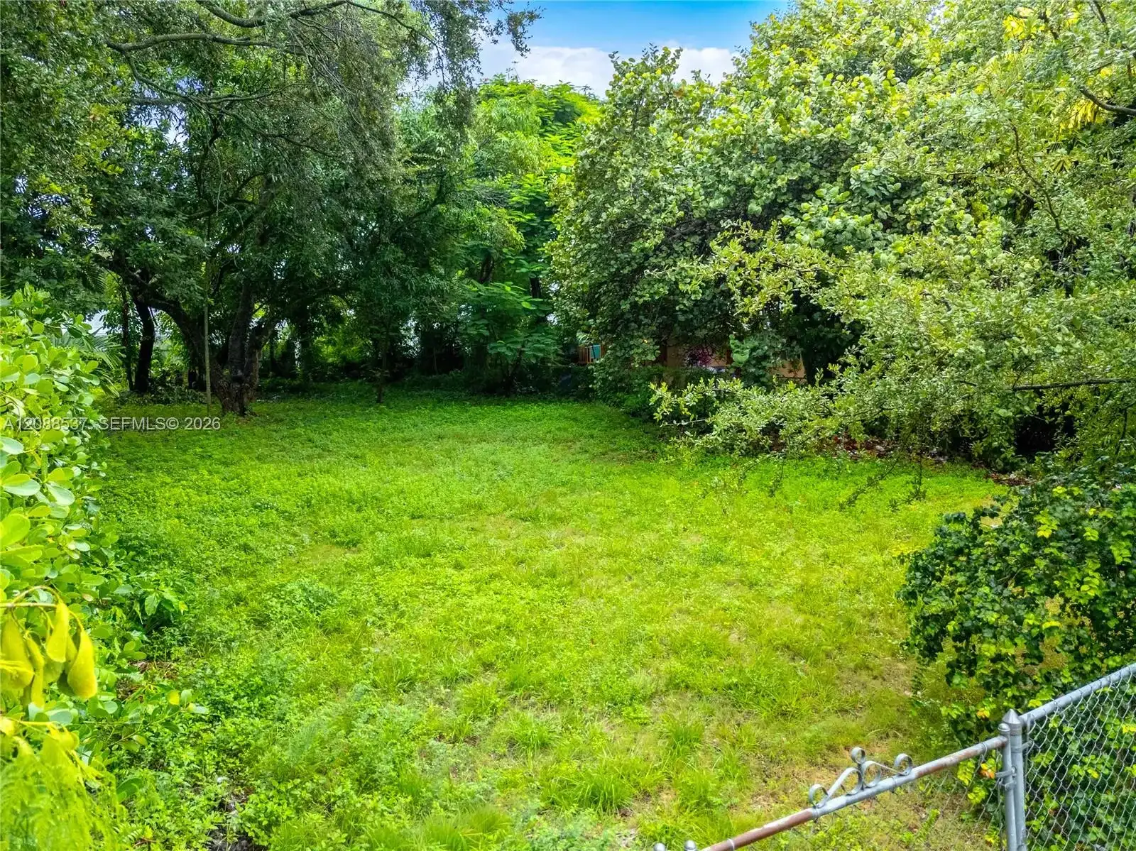 920 NW 51st St, Miami FL 33127