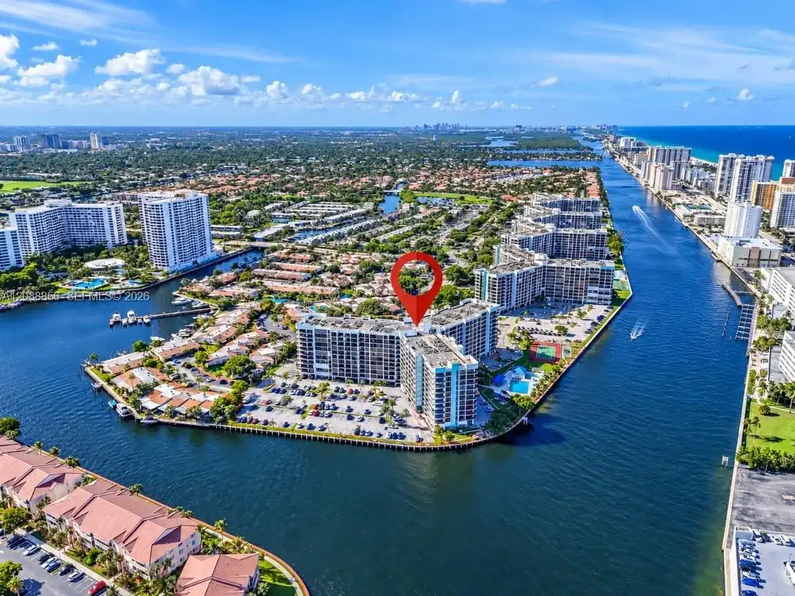 200 Leslie Dr # 204, Hallandale Beach FL 33009