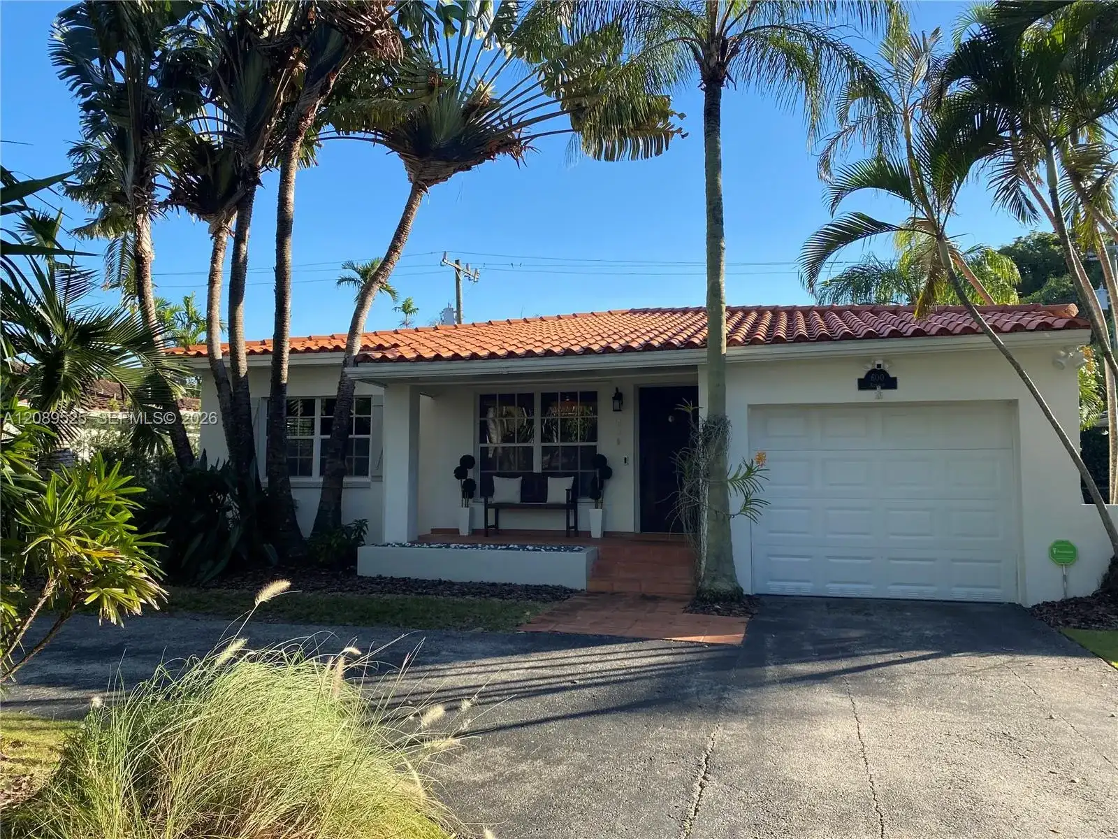 600 Alminar Ave, Coral Gables FL 33146
