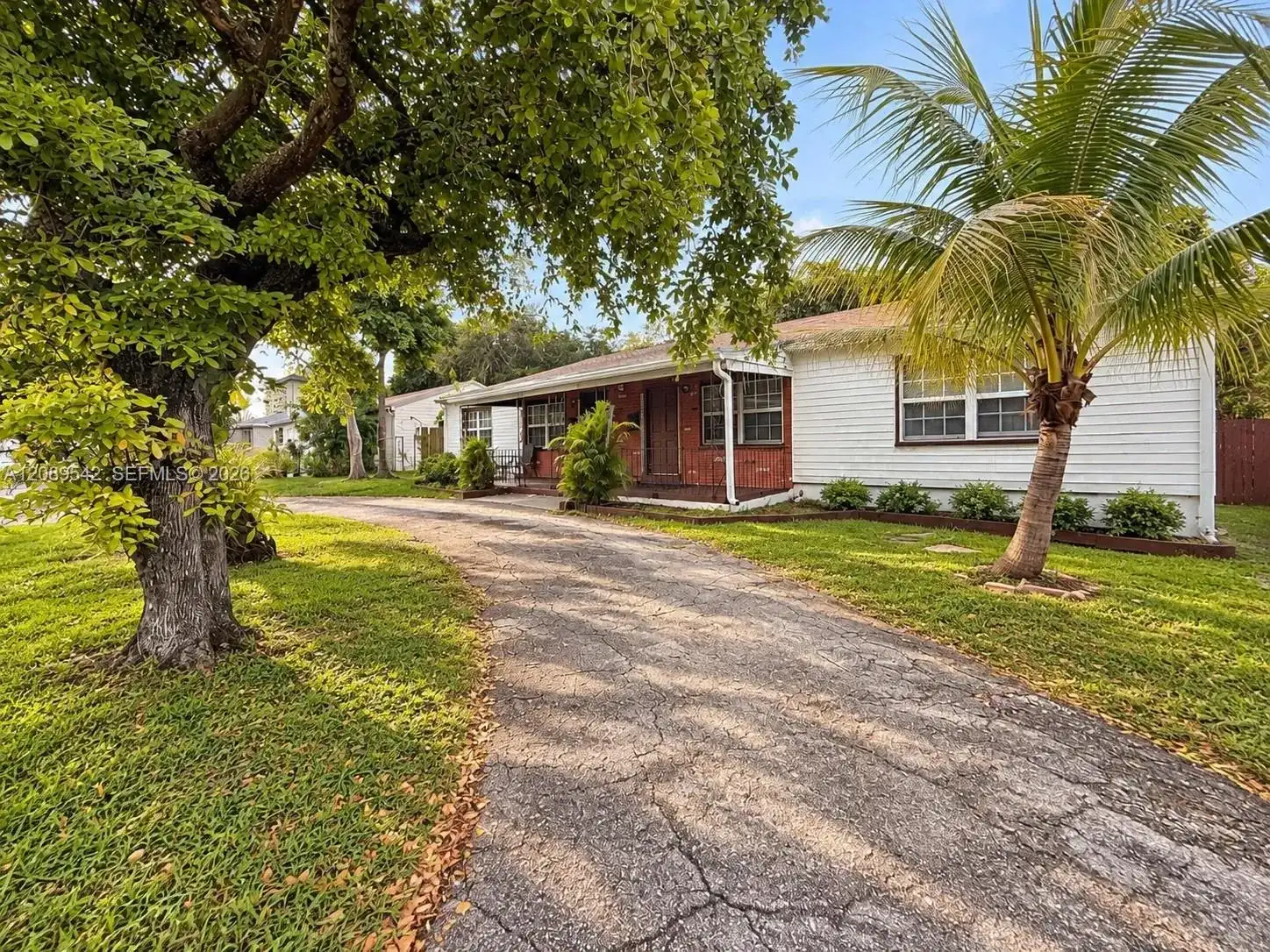 1526 NE 135th St # 1528, North Miami FL 33161