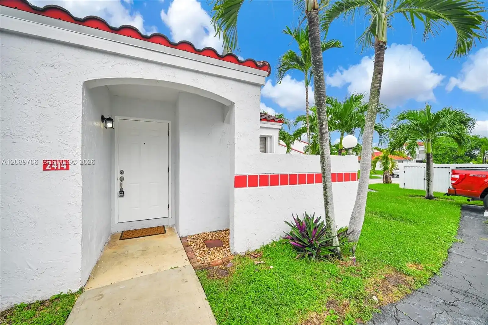 2414 San Remo Cir, Homestead FL 33035