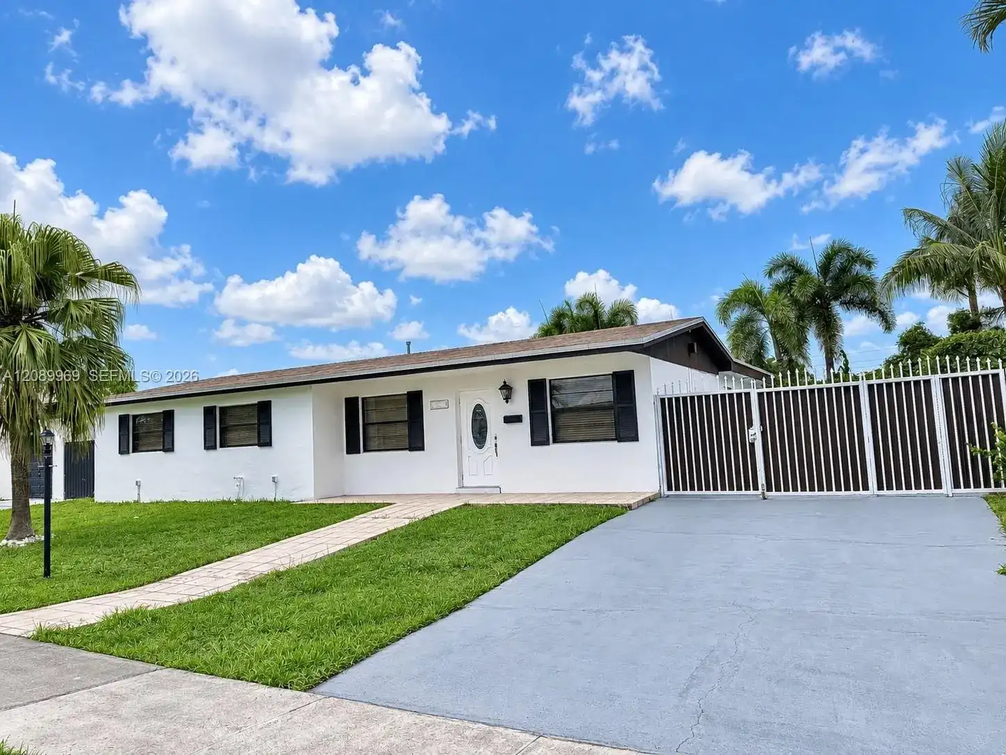 18310 NW 85th Ave, Hialeah FL 33015