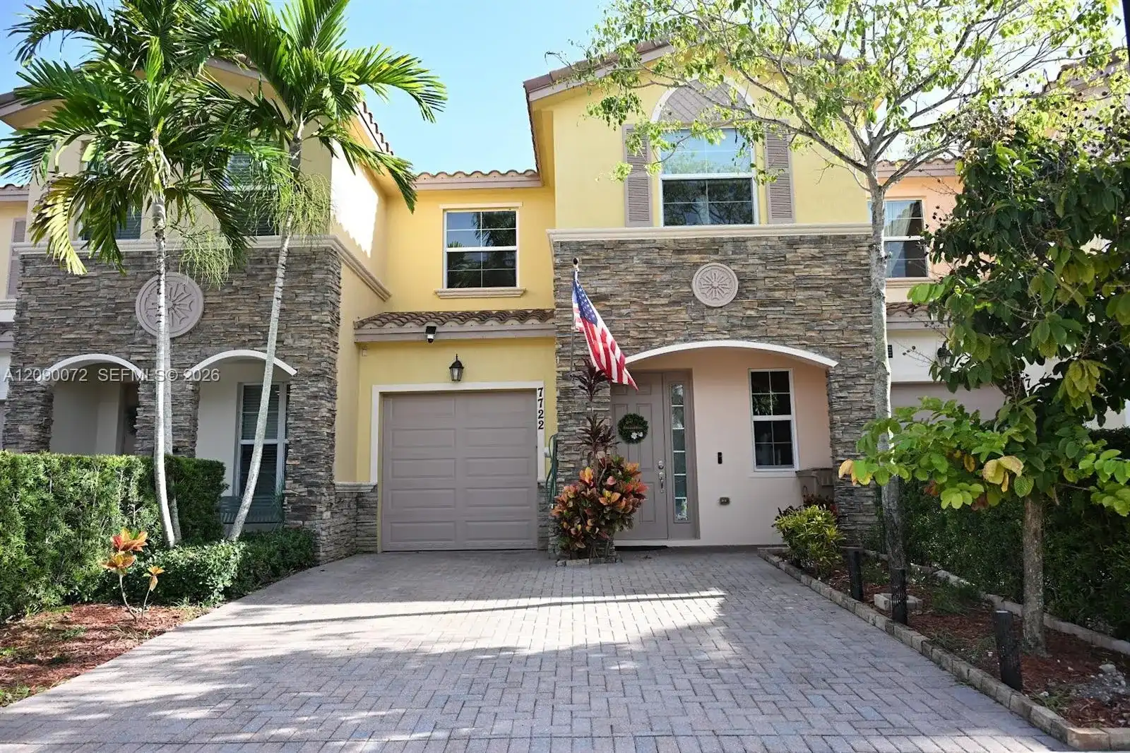 7722 SW 52nd Pl, Davie FL 33328