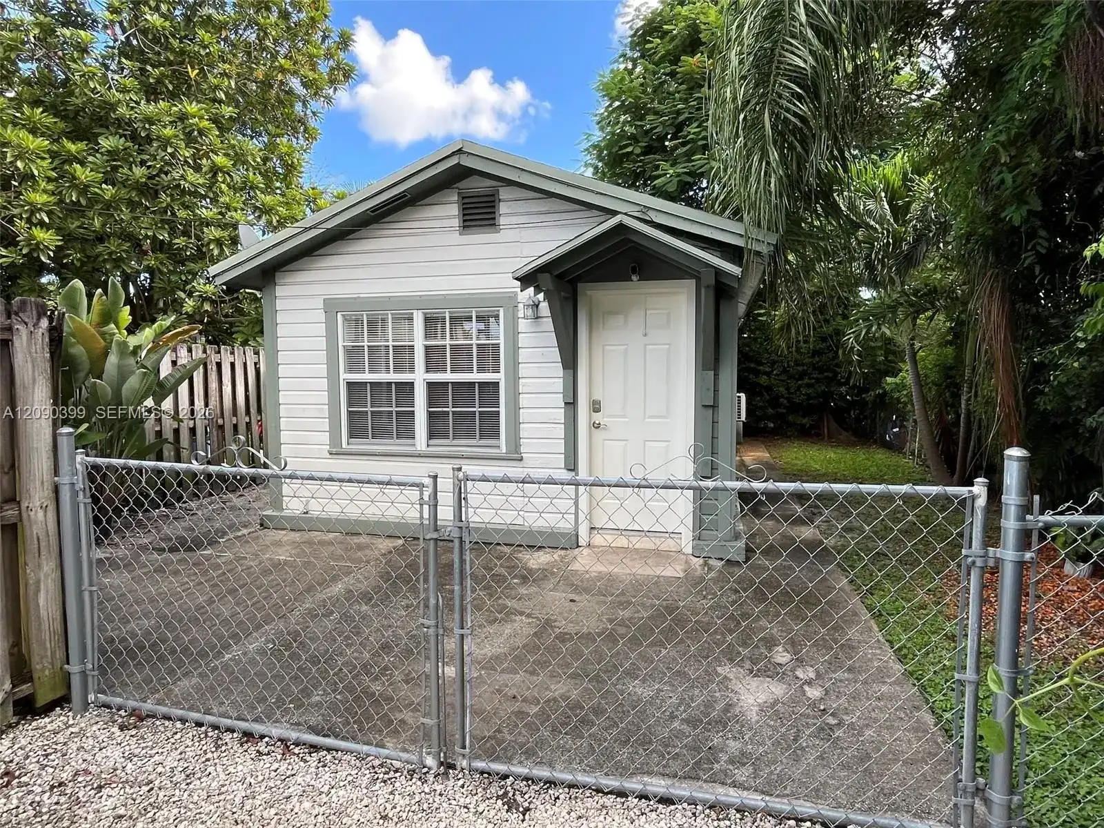 4176 SW 9th St, Miami FL 33134