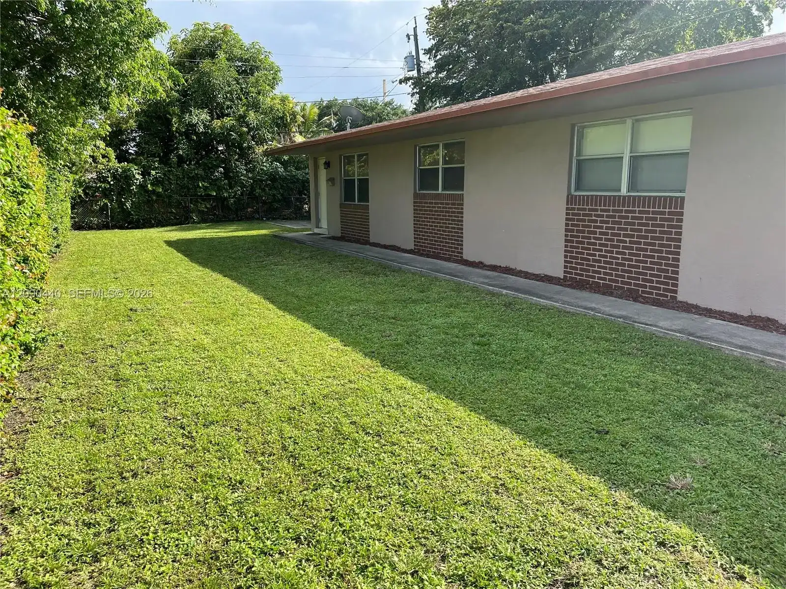 217 SW 10th St, Hallandale Beach FL 33009