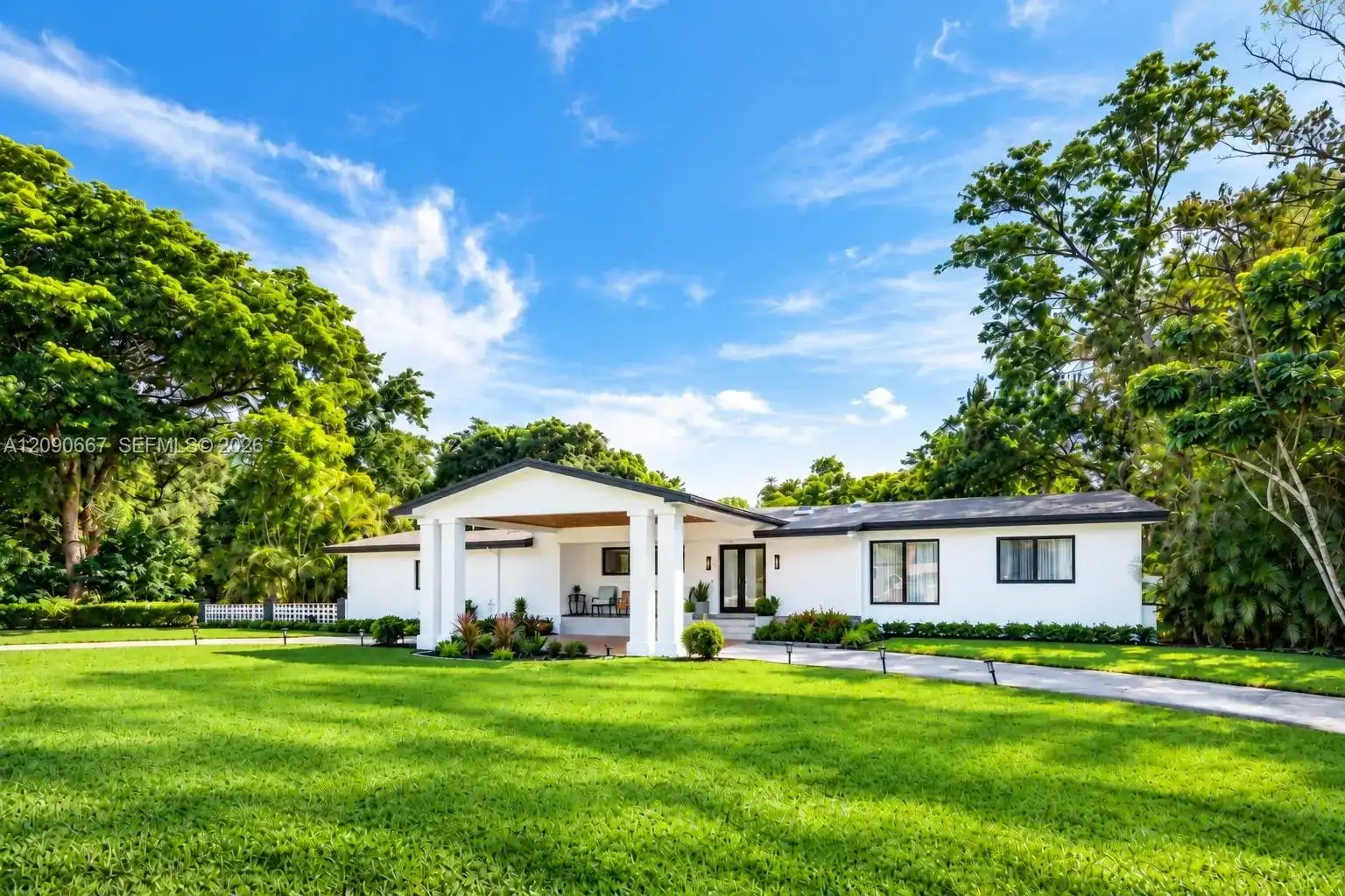 20 N Hibiscus Ct, Plantation FL 33317