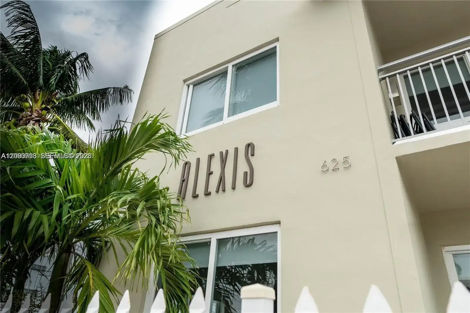 625 77th St # 4, Miami Beach FL 33141