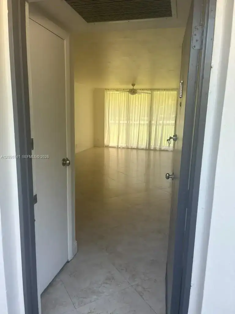 3101 N Country Club Dr # 107, Aventura FL 33180