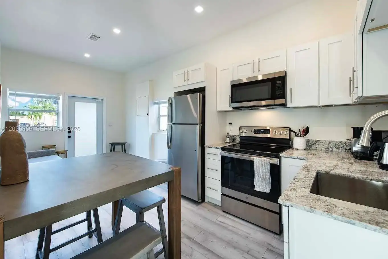 115 SE 2nd St # 2, Hallandale Beach FL 33009