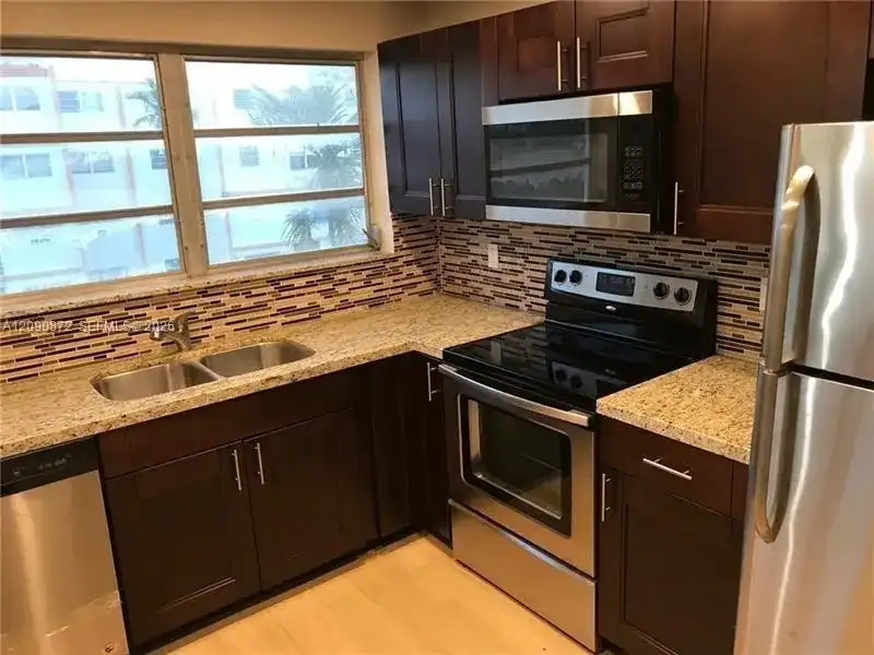 2501 NW 41st Ave # 302, Lauderhill FL 33313