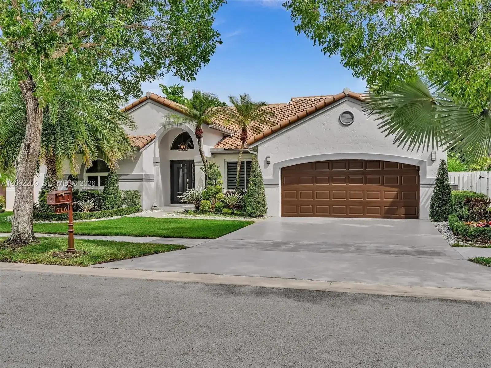 716 Lake Blvd # 716, Weston FL 33326