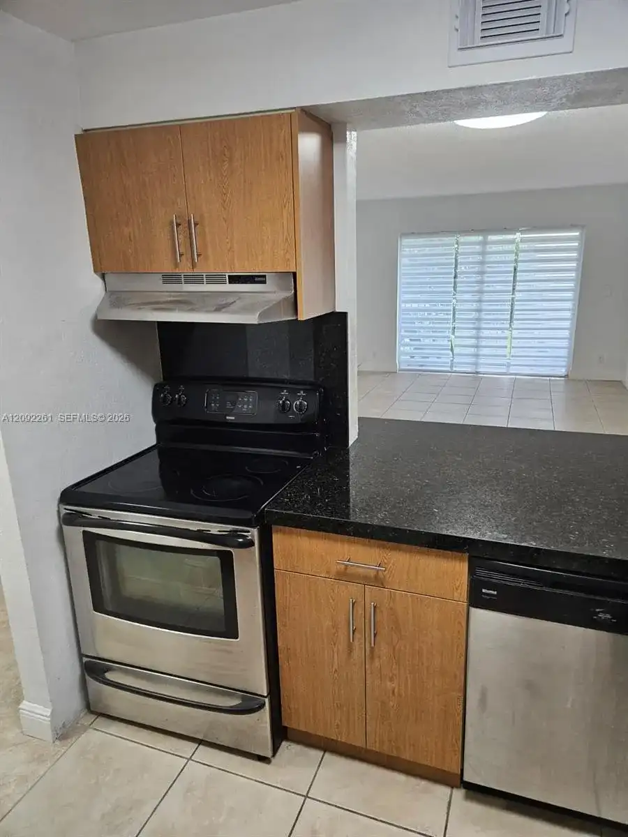 5201 Geneva Way # 201, Doral FL 33166