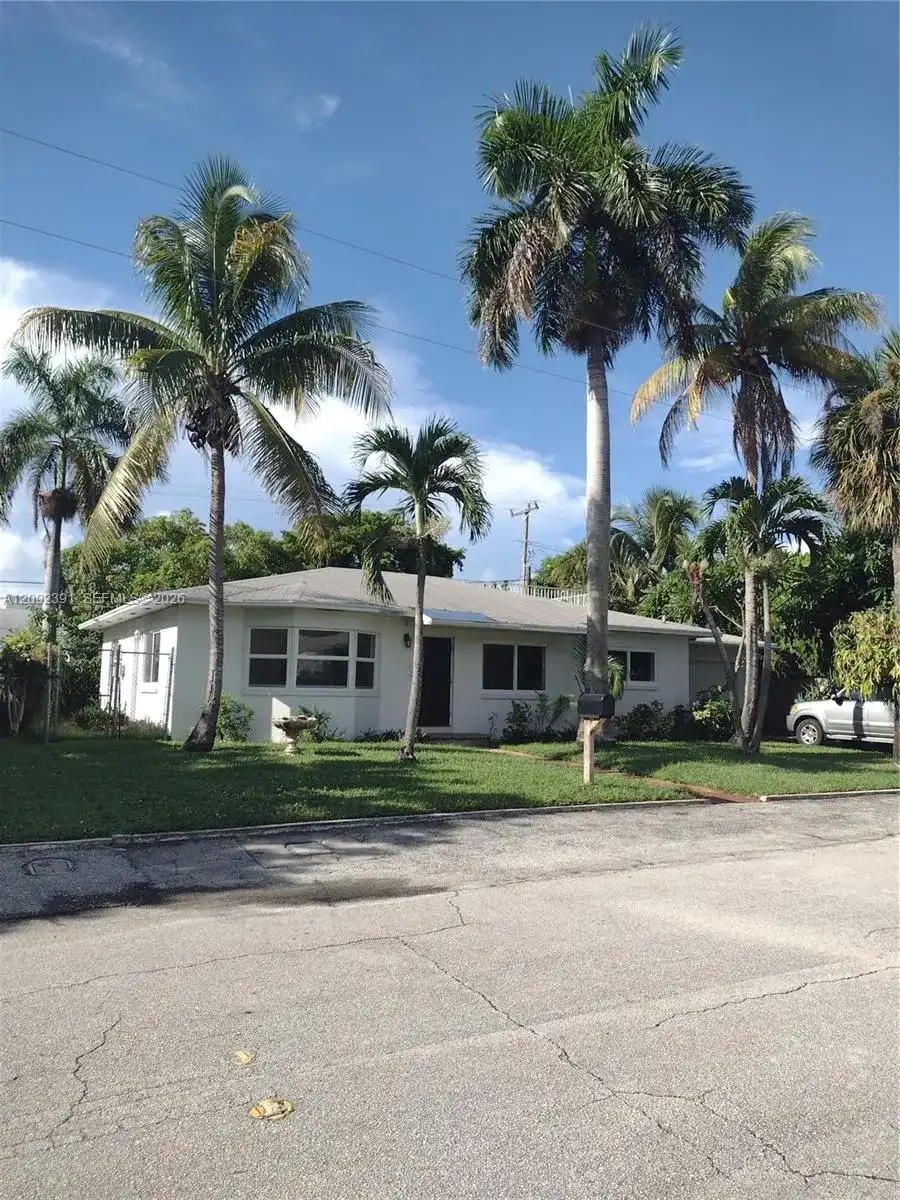 225 E 29th Ct, Riviera Beach FL 33404