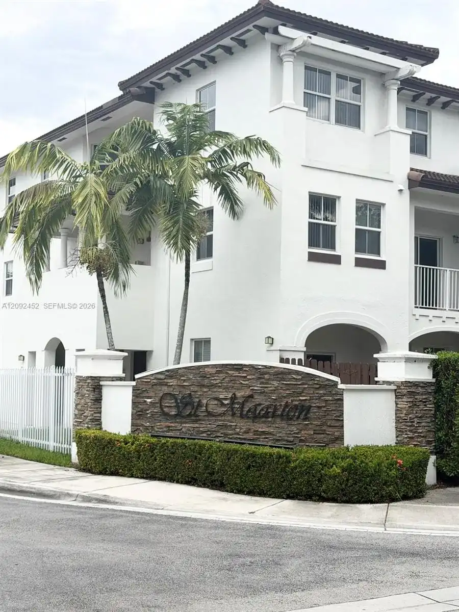 8620 NW 97th Ave # 215, Doral FL 33178