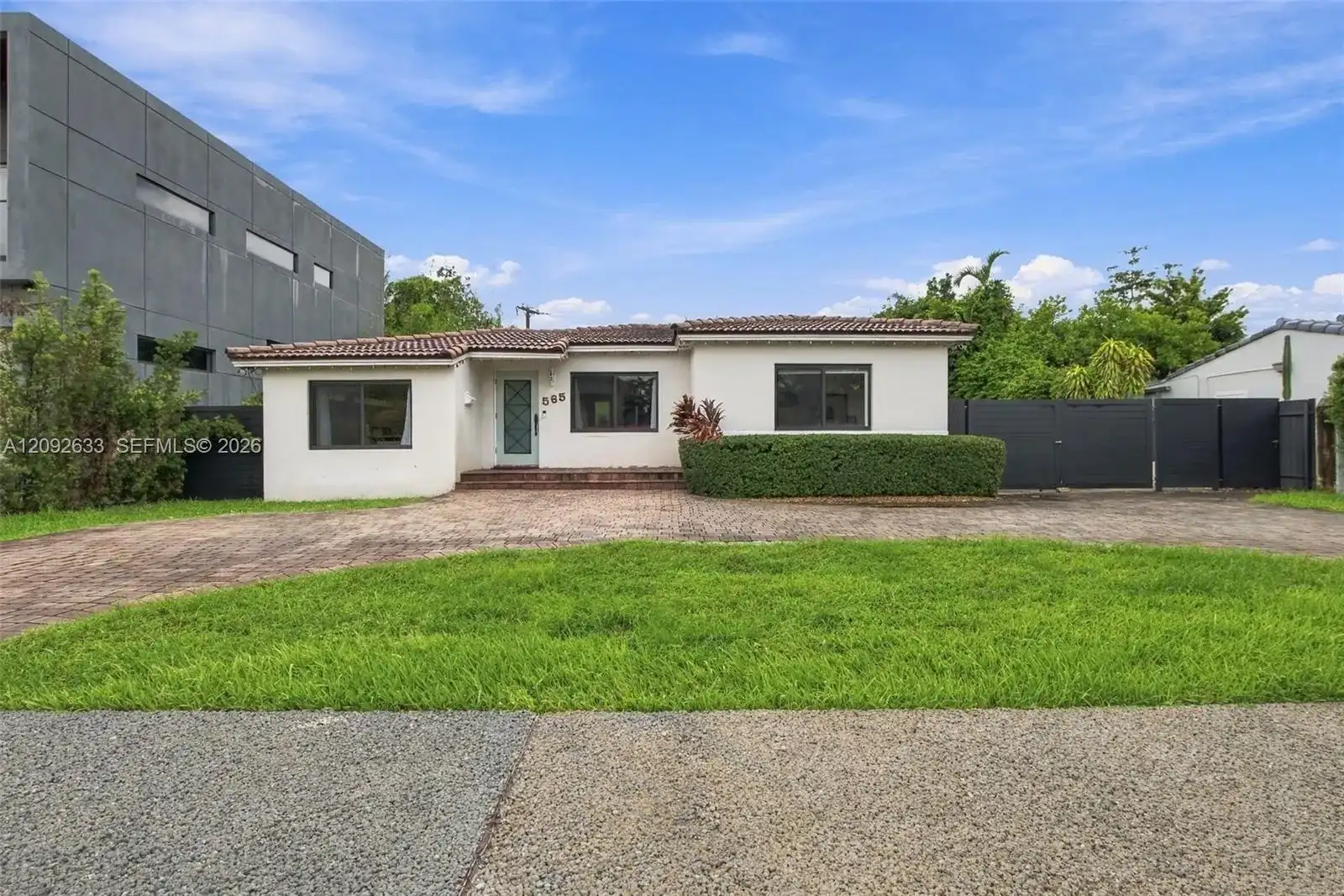 565 East Dr, Miami Springs FL 33166