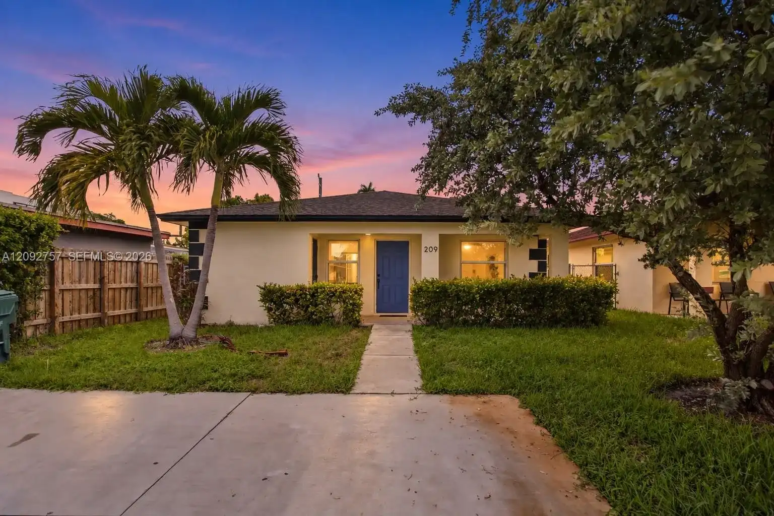 209 NE 35th St, Oakland Park FL 33334