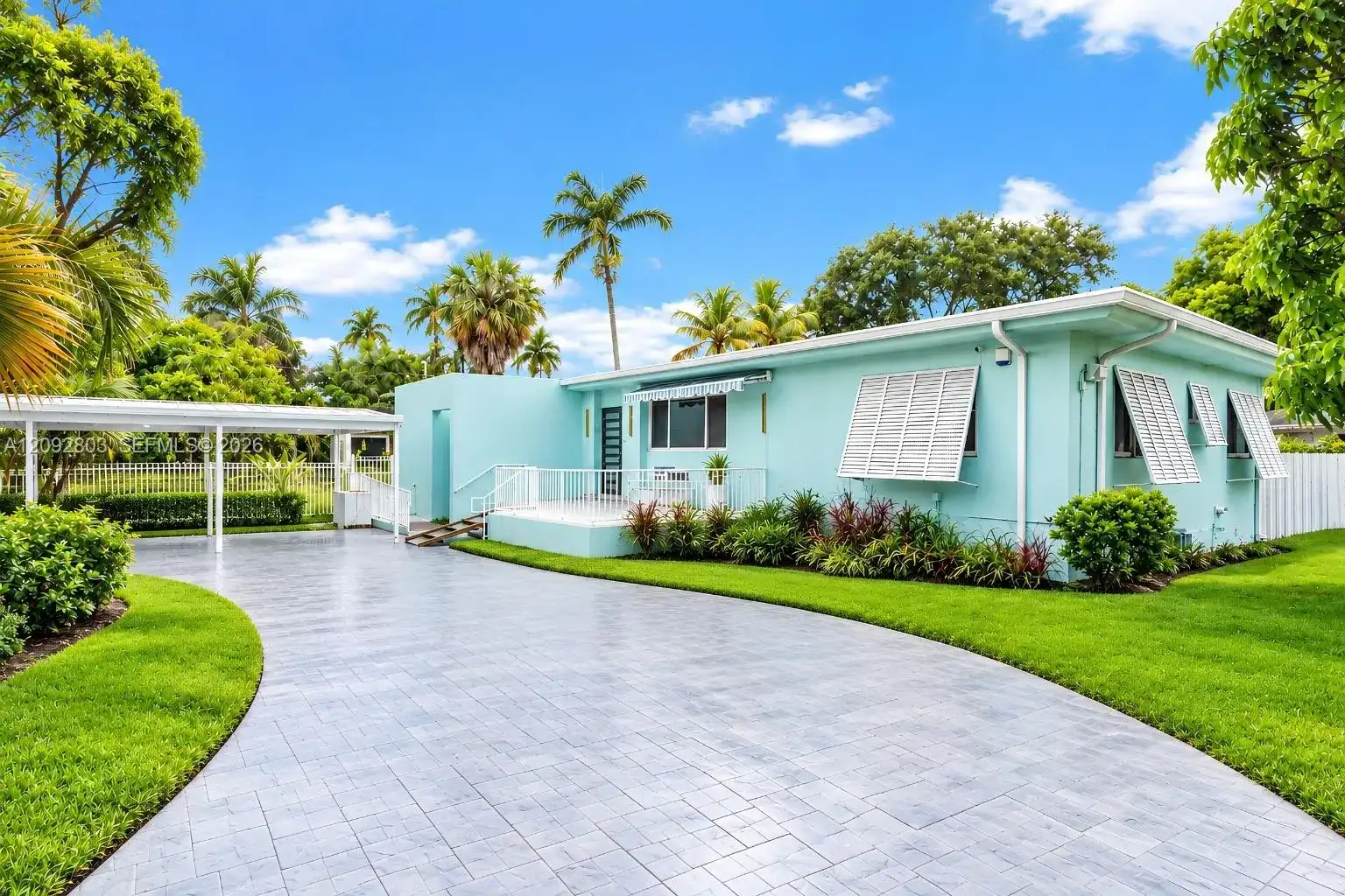 405 NE 150th St, Miami FL 33161