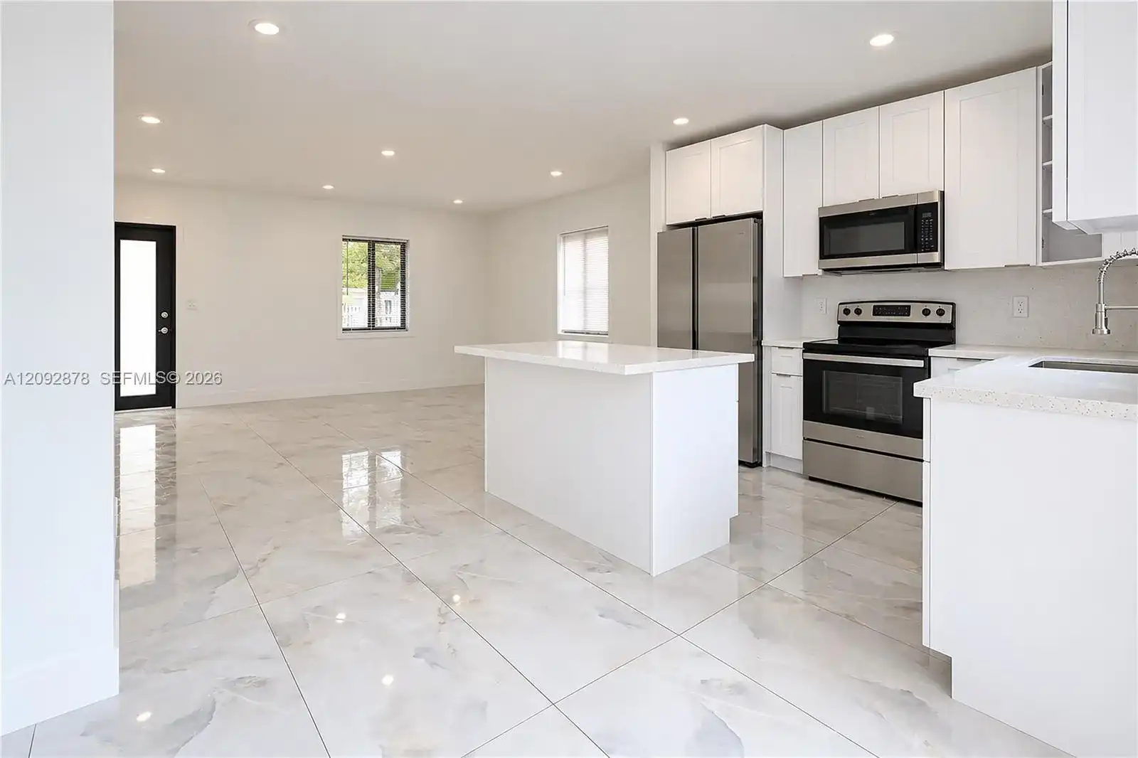835 NW 126th St, North Miami FL 33168