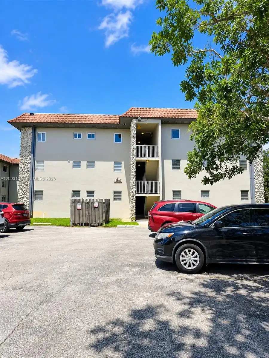 13900 Lake Placid Ct # A38, Miami Lakes FL 33014