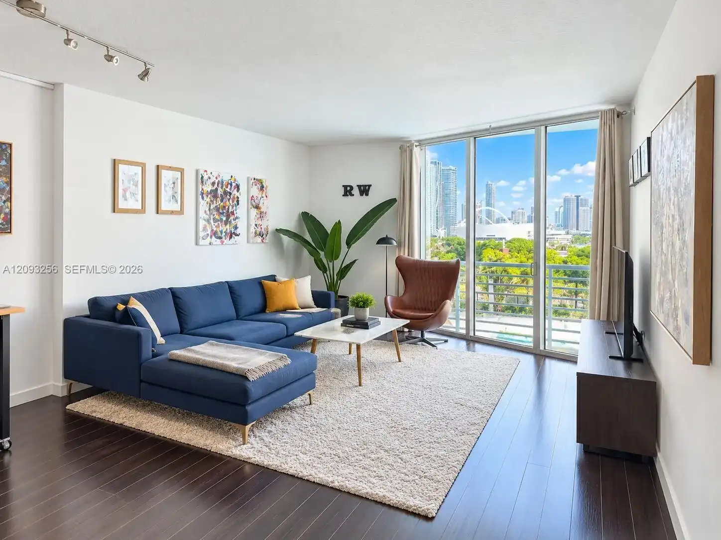 325 S Biscayne Blvd # 1424, Miami FL 33131