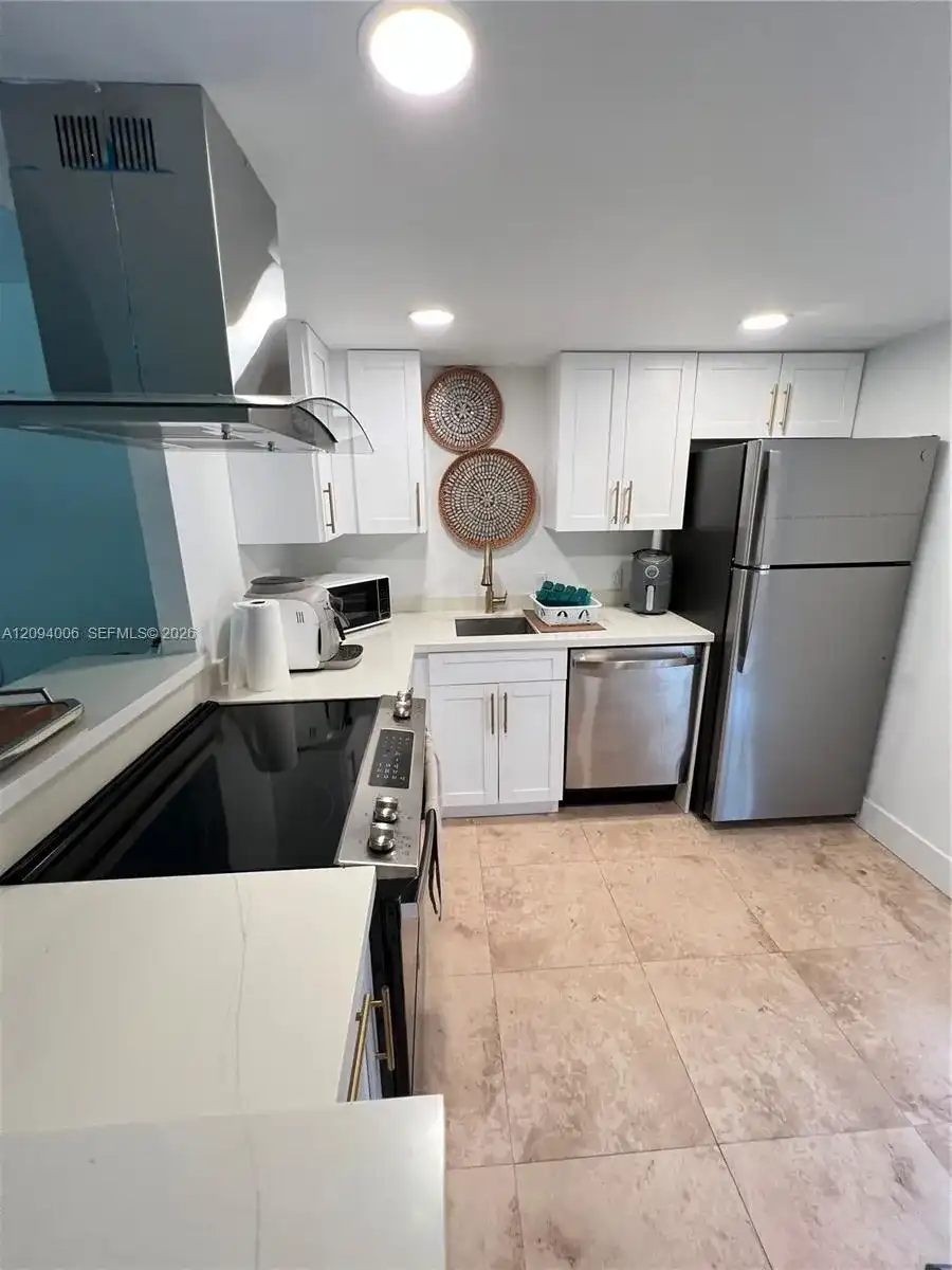 20500 W Country Club Dr # 117, Aventura FL 33180