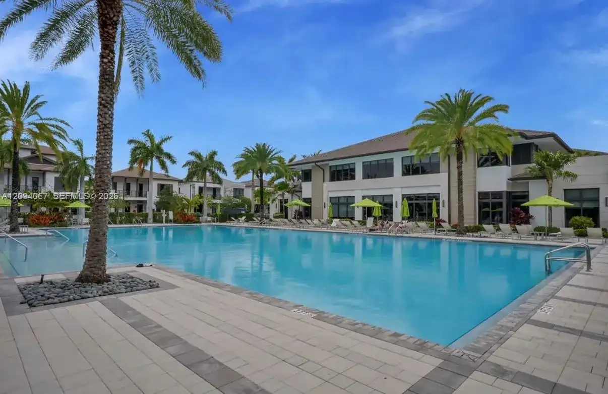 8167 NW 41st St # 208, Doral FL 33166