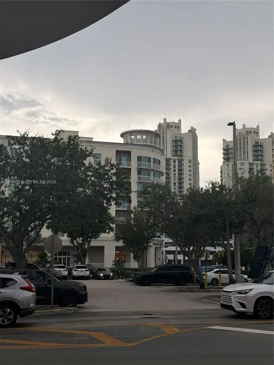 7270 SW 88th St # B502, Miami FL 33156
