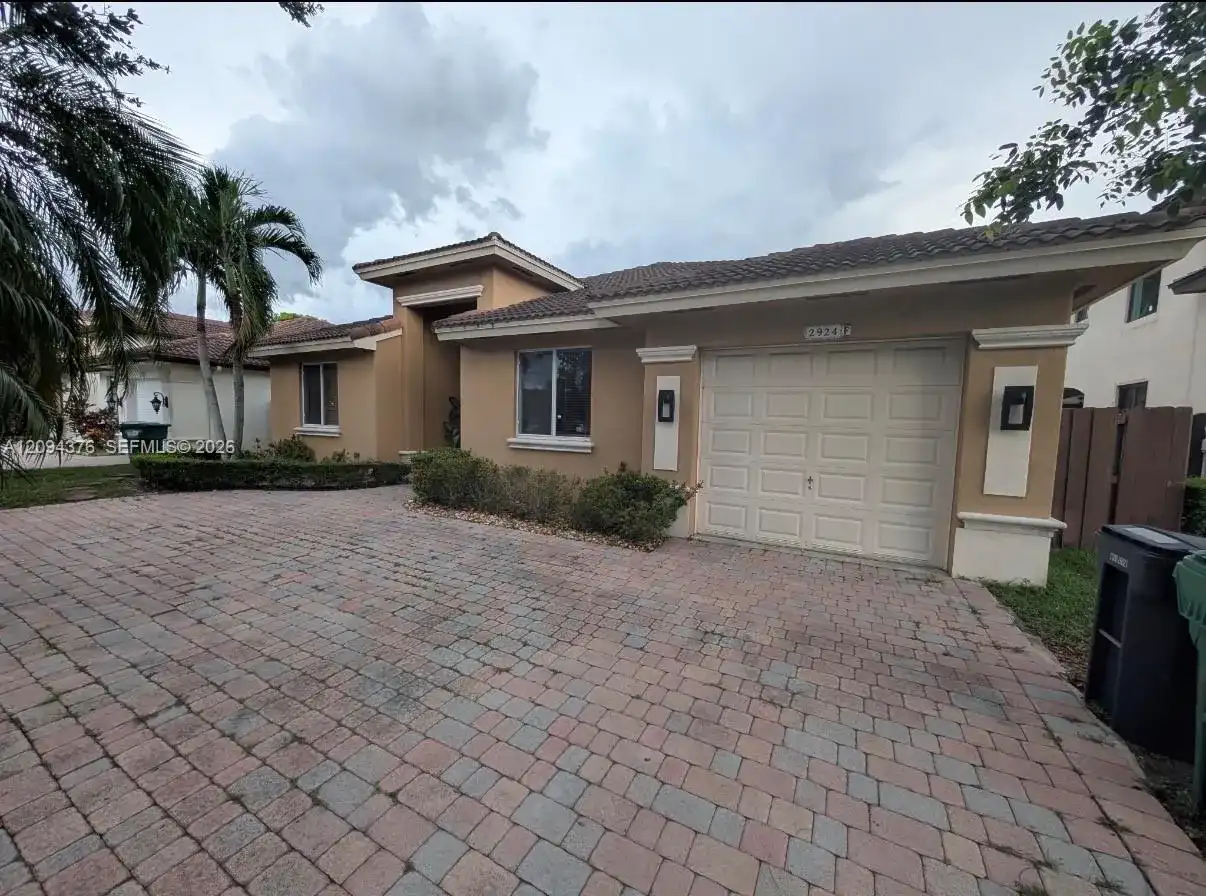 2924 SW 144th Pl, Miami FL 33175