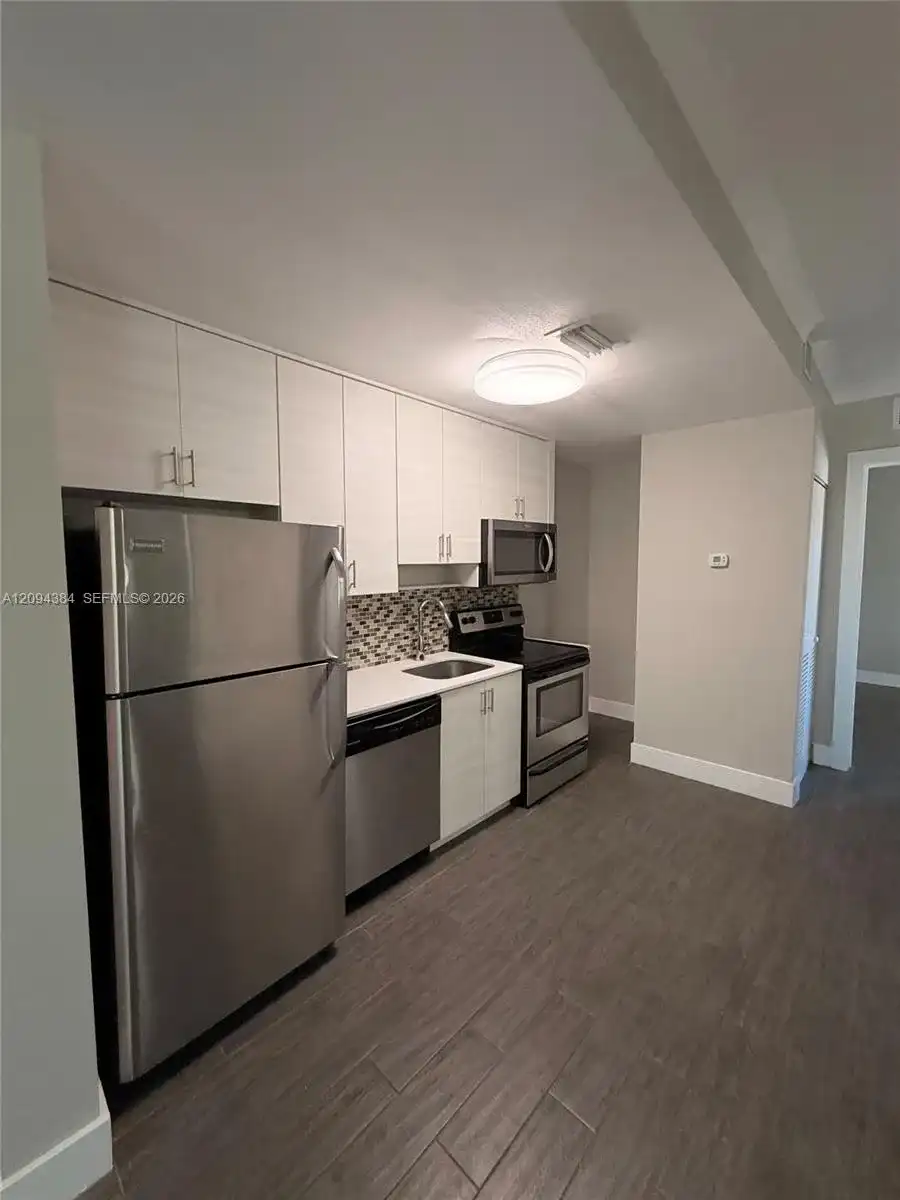 115 Menores Ave # 8, Coral Gables FL 33134
