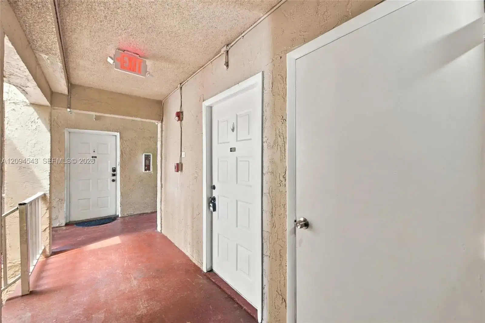 2700 Riverside Dr # B, Coral Springs FL 33065