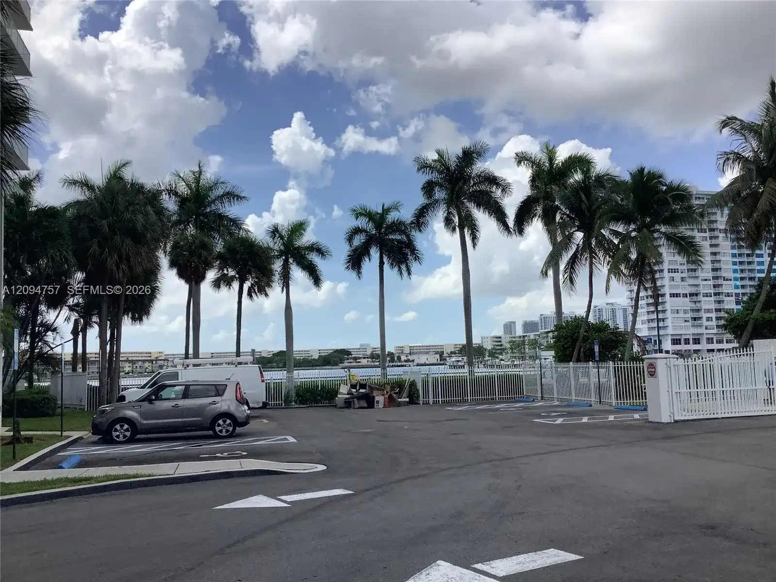 2801 NE 183rd St # 111W, Aventura FL 33160