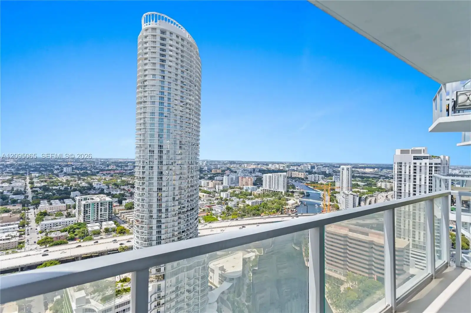 185 SW 7th St # 3600, Miami FL 33130