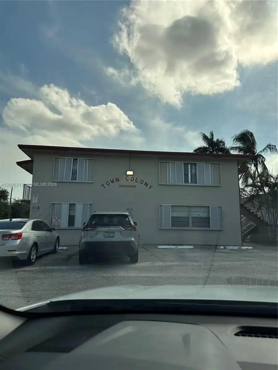 2918 Funston St # 33B, Hollywood FL 33020