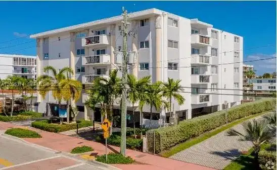 8101 Crespi Blvd # 402, Miami Beach FL 33141