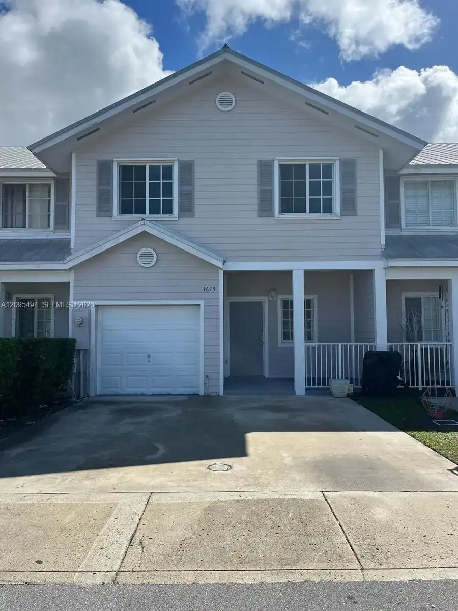 1675 SE 9th Ter, Homestead FL 33034