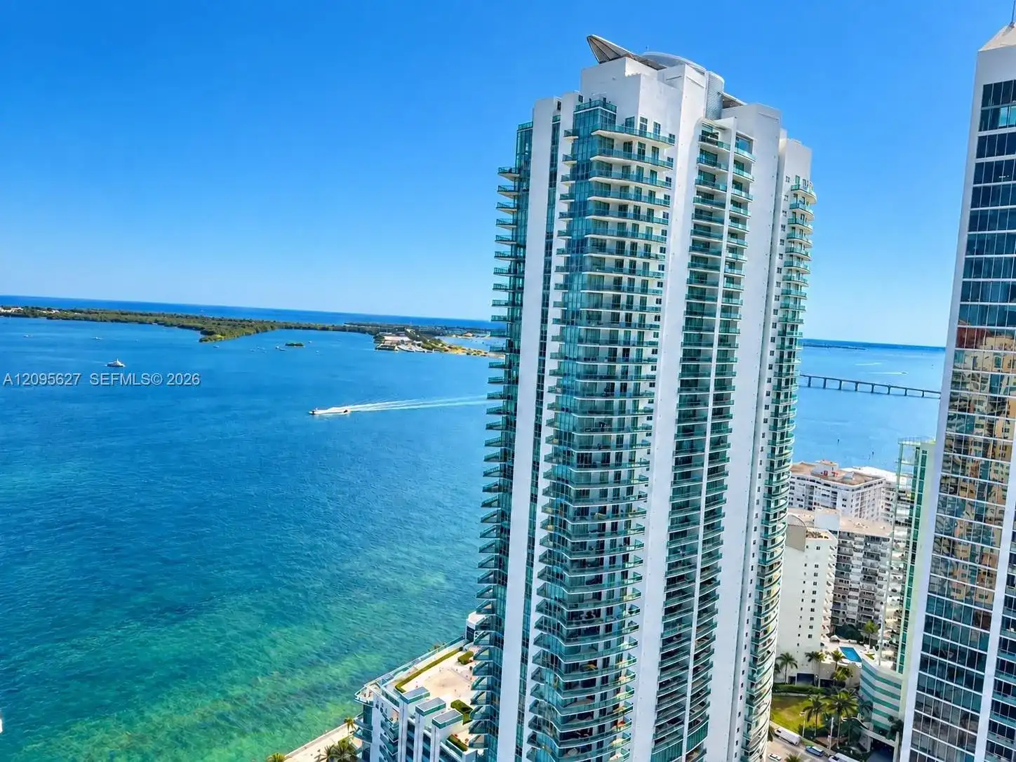 1200 Brickell Bay Dr, Miami FL 33131
