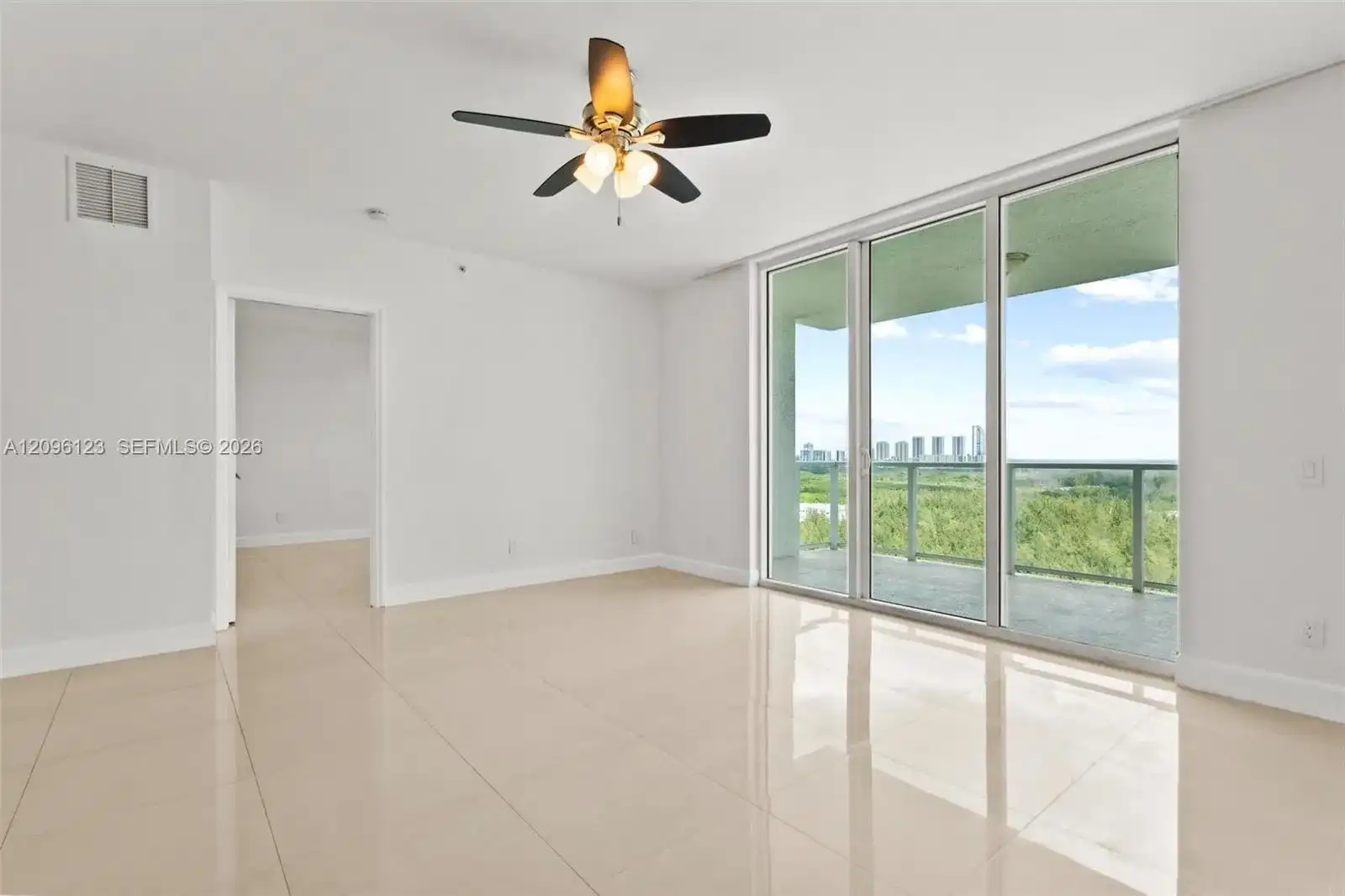 14951 Royal Oaks Ln # 2008, North Miami FL 33181