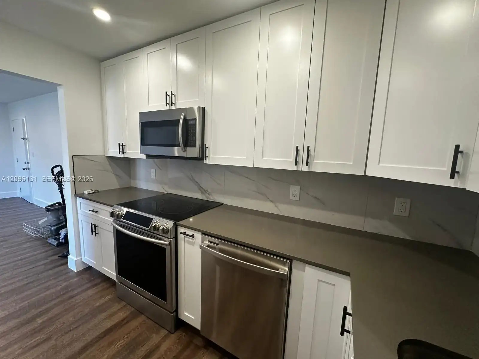 770 NE 128th St # 303, North Miami FL 33161