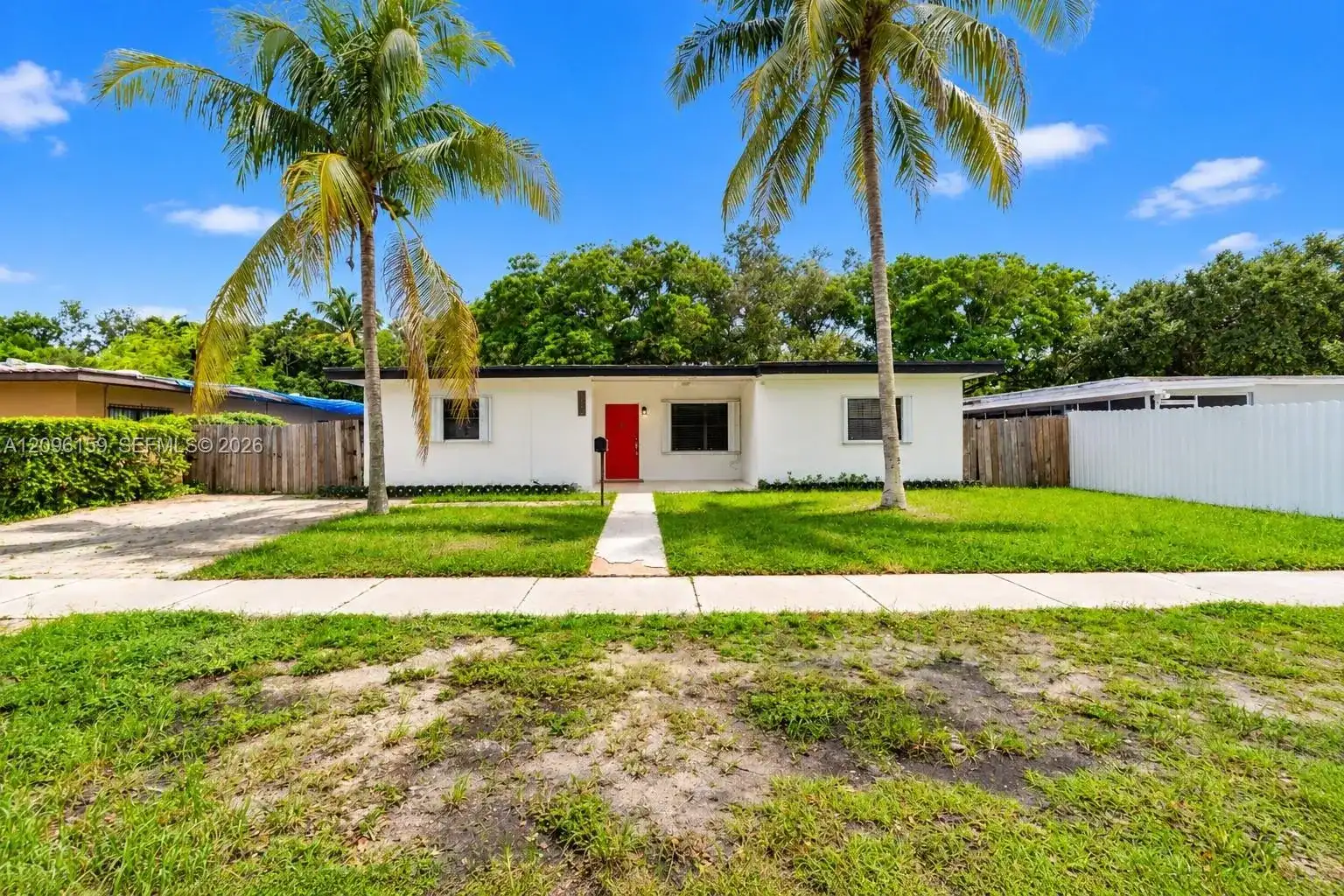 710 NE 142nd St, North Miami FL 33161