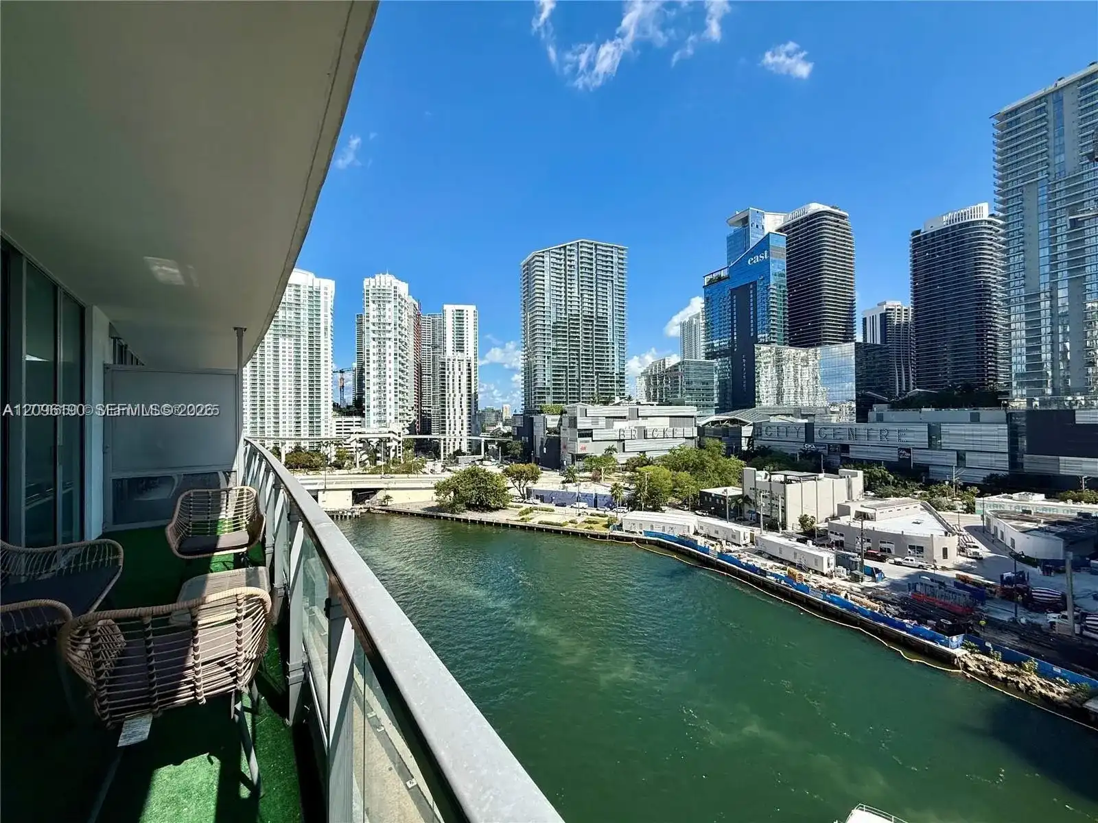 92 SW 3rd St # 1104, Miami FL 33130